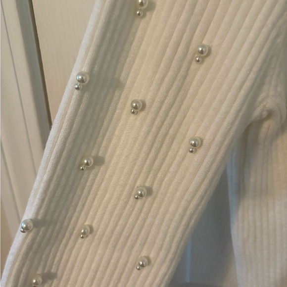 Francesca's Collections Cream Ribbed Sweater - Picture 4 of 4